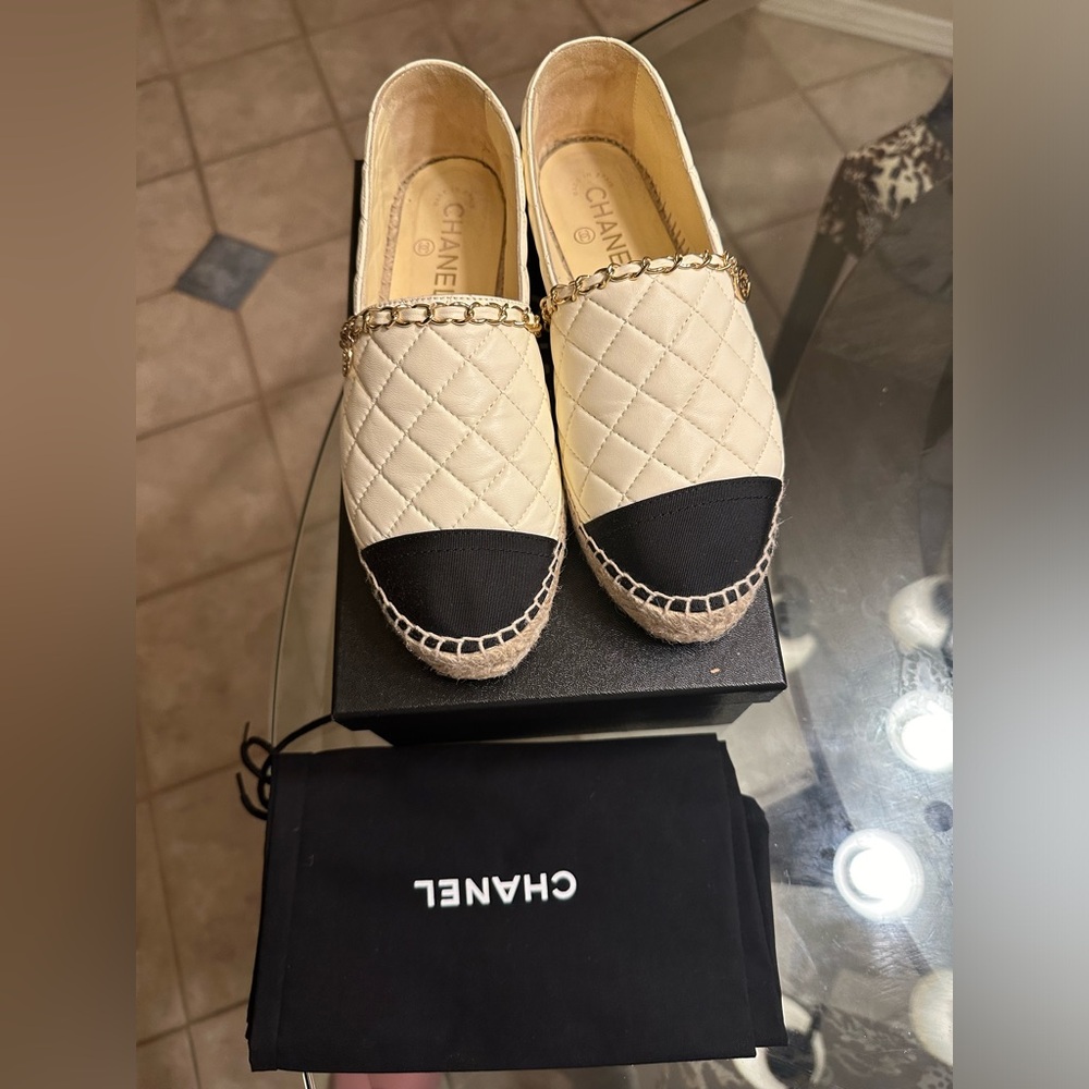 18P Chanel espadrilles excellent condition